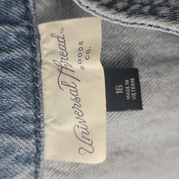 UNIVERSAL THREAD Light Wash Denim Sleeveless Zip Up Belted Boho Cargo Jumpsuit - Picture 6 of 8